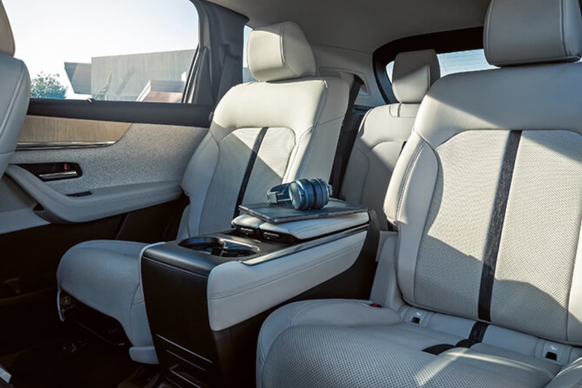 Mazda CX-90 Captain Seats
